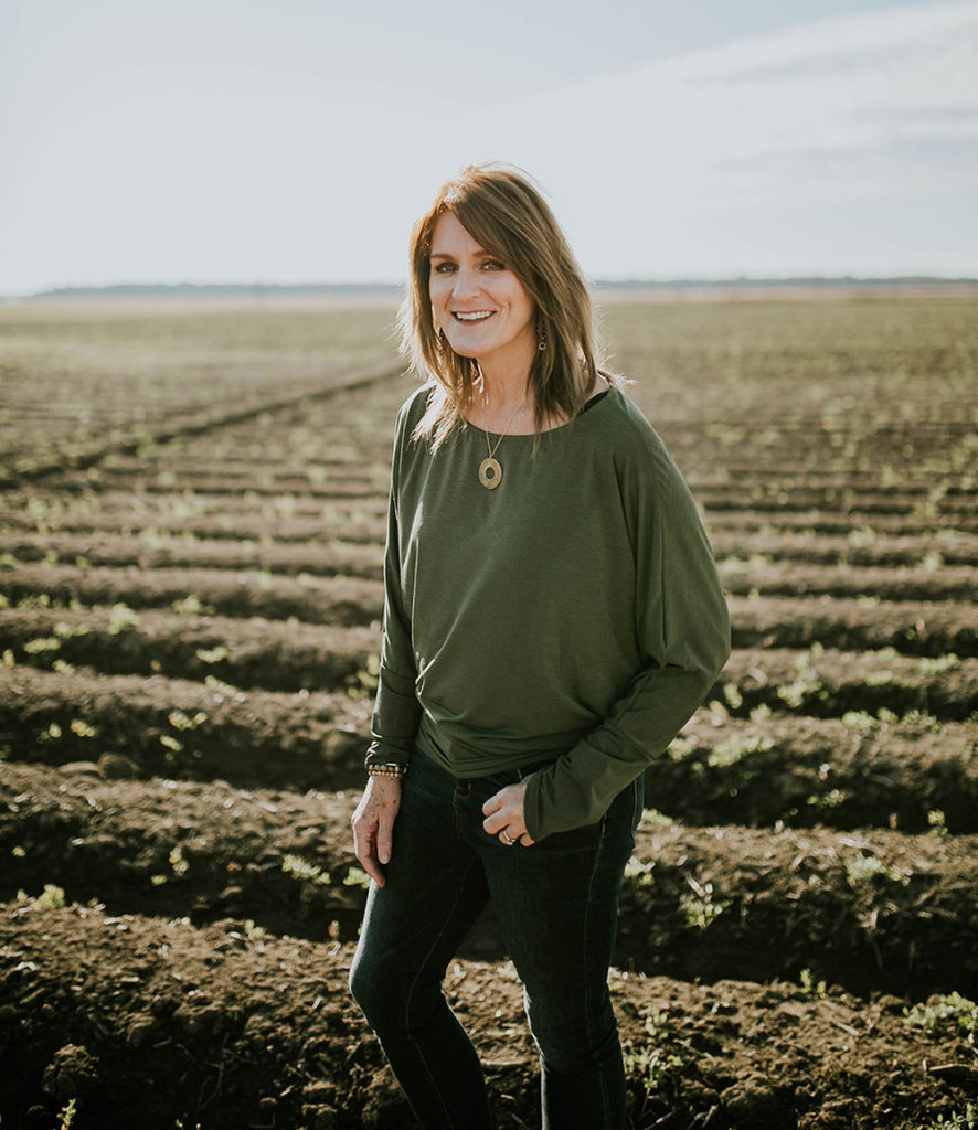 Finding Deep & Wide – Shellie Rushing Tomlinson